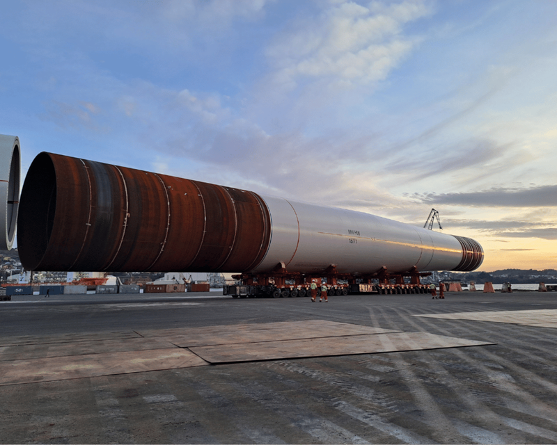 XXL monopile transport